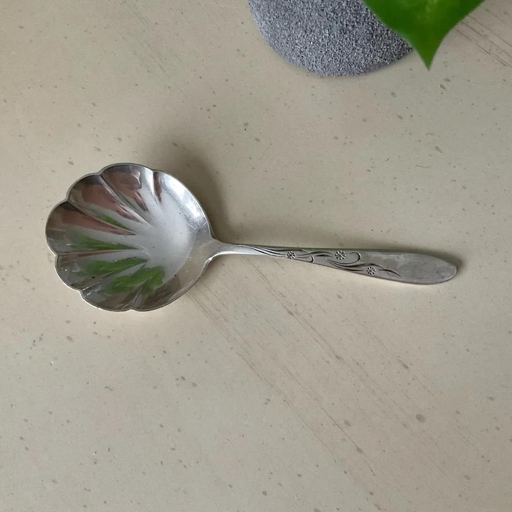 S Kirk & Sons Sterling Silver Sugar Nits BonBonShell Spoon